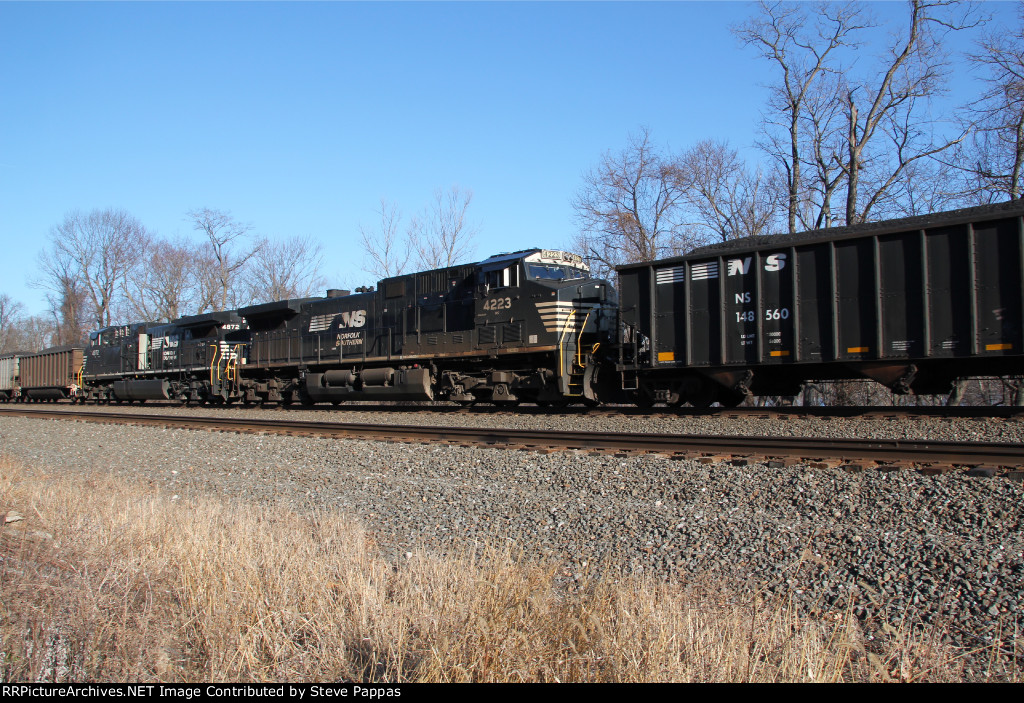 NS 4223 and 4872 as mid train DPUs on train 596